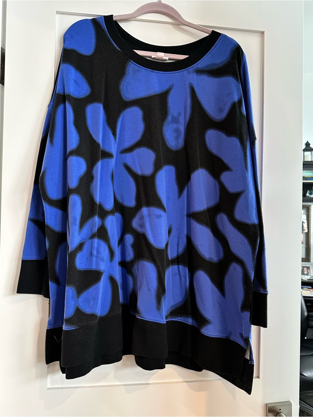LuLaRoe Hannah Sweatshirt